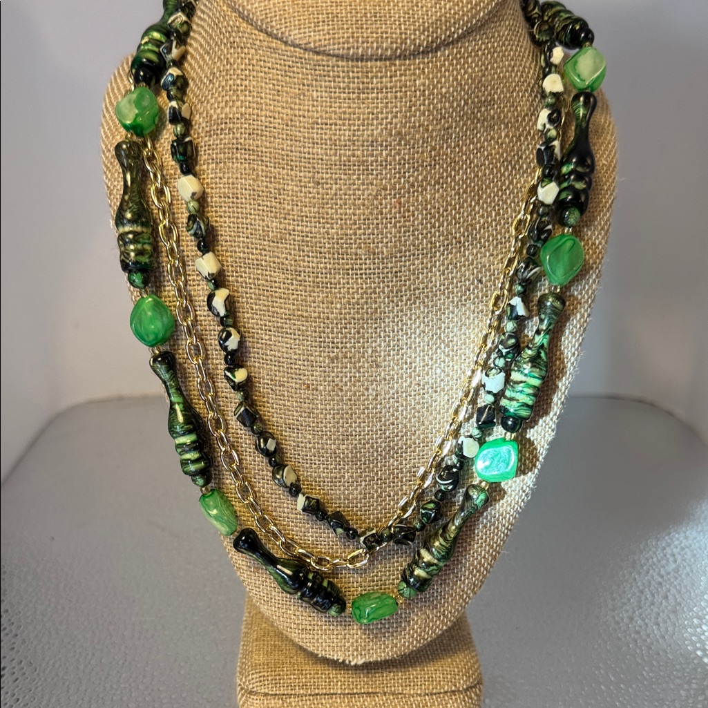 Chic Green And Gold Beaded Necklace 55$